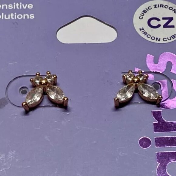 Claire's Sensitive Solutions Cubic Zirconia Stud Earrings Set Floral Leaf Design - Picture 2 of 8